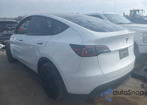 2025 Tesla Model Y Long Range Dual Motor All-Wheel Drive z USA, uszkodzony, nr VIN 7SAYGDEE0SA348668